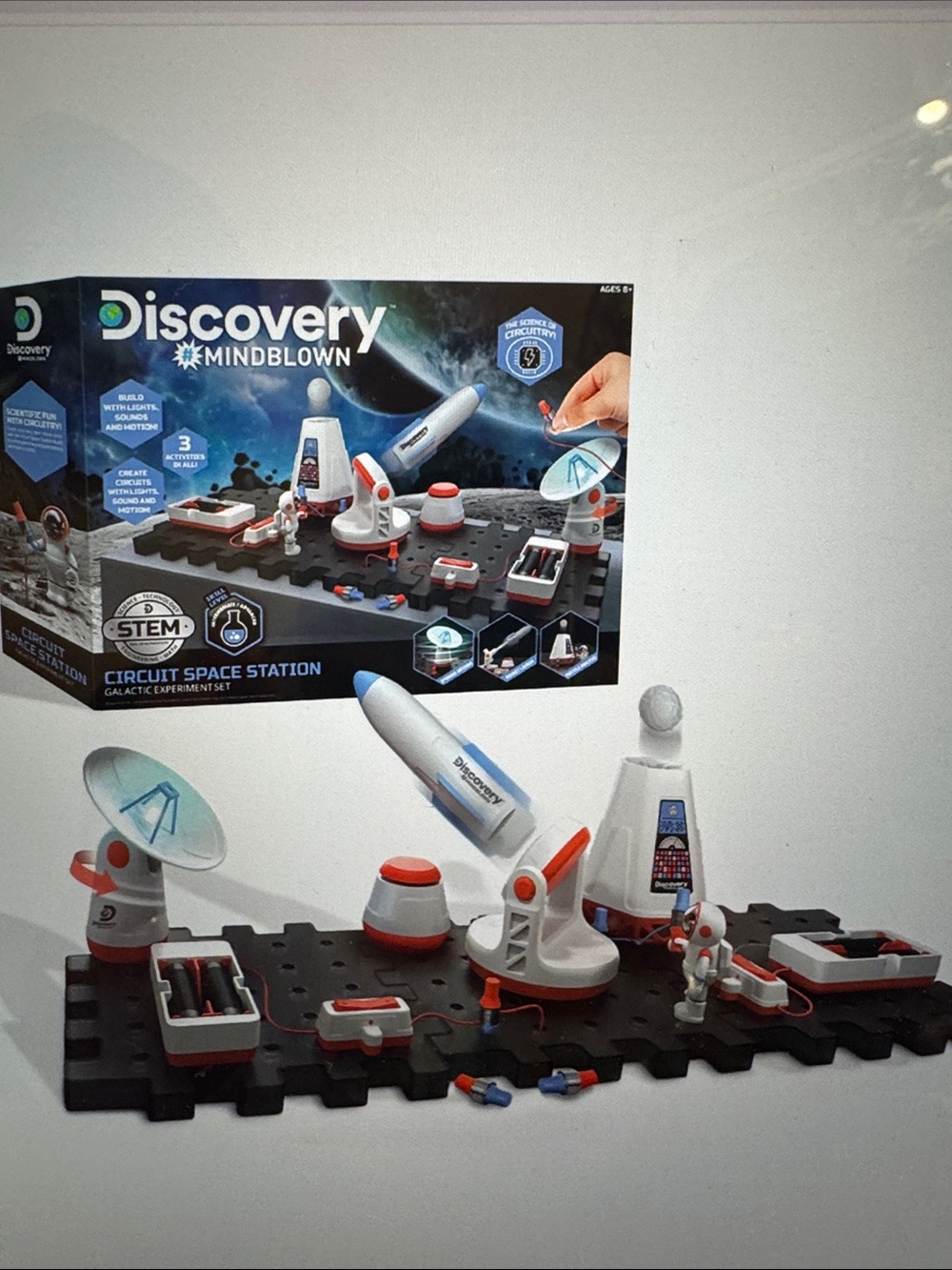 Discovery Circuit Space Station STEM Playset